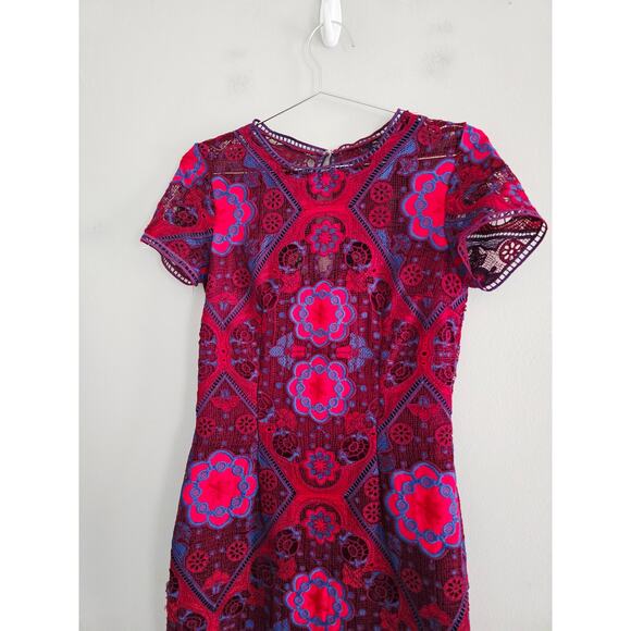 Minuet Red Blue Lace Mini Dress S NWOT - Picture 5 of 6